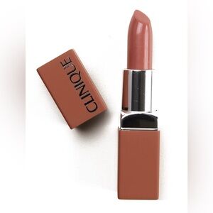 Clinique Even Better Pop Lipstick in Subtle (04). BRAND NEW AND UNUSED.